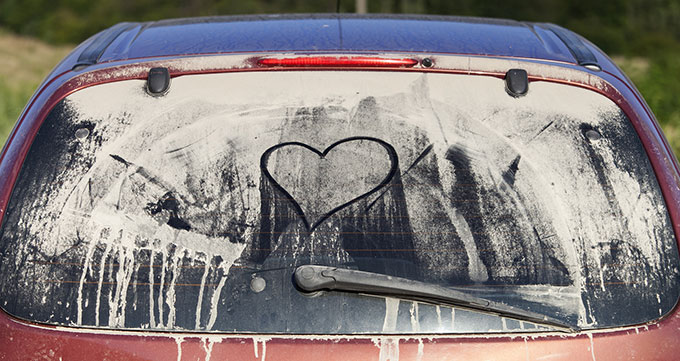 dirty-windscreen-heart-graffiti-full-width-680